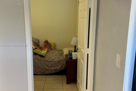Townhouse in Homestead, Florida 3 bedrooms, 153.29 sq.m. № 1861007 - photo 14