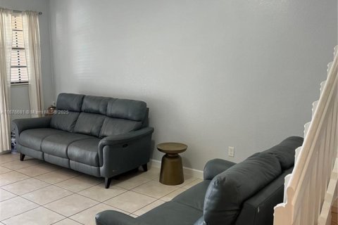 Townhouse in Homestead, Florida 3 bedrooms, 153.29 sq.m. № 1861007 - photo 5