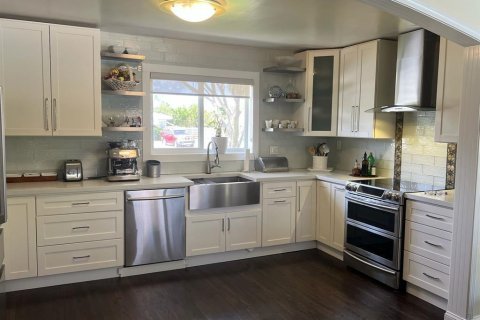 House in Hollywood, Florida 3 bedrooms, 188.68 sq.m. № 2082636 - photo 9