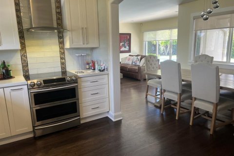 House in Hollywood, Florida 3 bedrooms, 188.68 sq.m. № 2082636 - photo 7