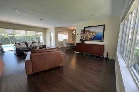 House in Hollywood, Florida 3 bedrooms, 188.68 sq.m. № 2082636 - photo 4