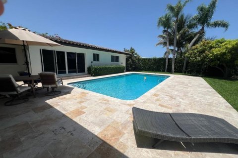 House in Hollywood, Florida 3 bedrooms, 188.68 sq.m. № 2082636 - photo 24