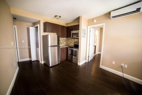Apartment in Miami, Florida 1 bedroom, 41.81 sq.m. № 1997086 - photo 2