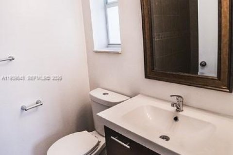 Apartment in Miami, Florida 1 bedroom, 41.81 sq.m. № 1997086 - photo 3