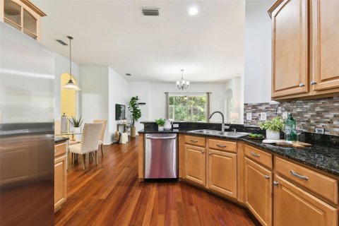 House in Tampa, Florida 4 bedrooms, 203.92 sq.m. № 1851880 - photo 12