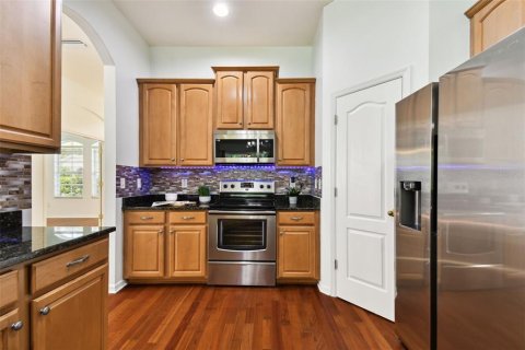 House in Tampa, Florida 4 bedrooms, 203.92 sq.m. № 1851880 - photo 13
