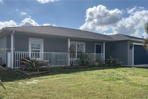 House in LaBelle, Florida 3 bedrooms, 139.54 sq.m. № 1864583 - photo 4