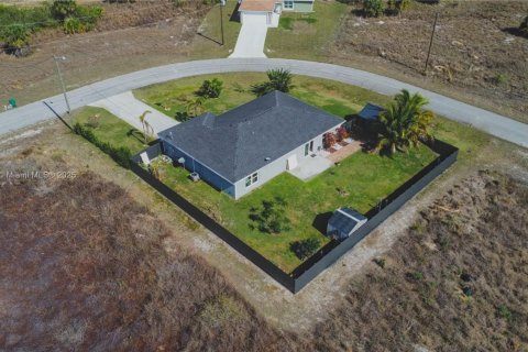House in LaBelle, Florida 3 bedrooms, 139.54 sq.m. № 1864583 - photo 10