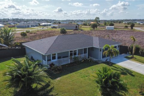 House in LaBelle, Florida 3 bedrooms, 139.54 sq.m. № 1864583 - photo 3