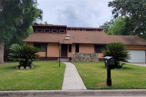 Casa en alquiler en Gainesville, Florida, 3 dormitorios, 208.47 m2 № 1883683 - foto 1