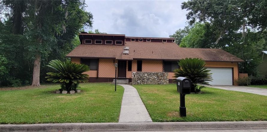Casa en Gainesville, Florida 3 dormitorios, 208.47 m2 № 1883683