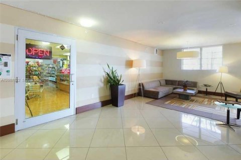 Copropriété à vendre à North Bay Village, Floride: 1 chambre, 76.64 m2 № 2170842 - photo 14