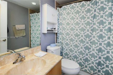 Copropriété à vendre à North Bay Village, Floride: 1 chambre, 76.64 m2 № 2170842 - photo 9