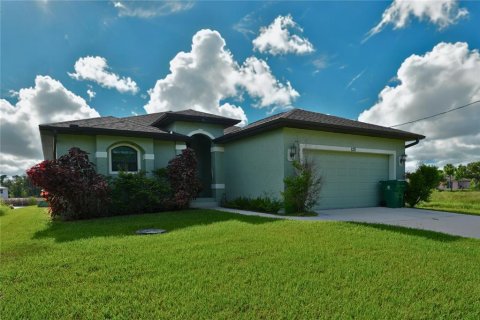 House in Rotonda, Florida 3 bedrooms, 142.33 sq.m. № 1856094 - photo 1