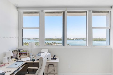 Condo in Bal Harbour, Florida, 2 bedrooms  № 2016924 - photo 18