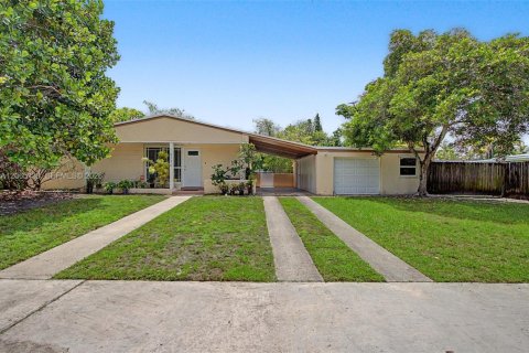 House in Cutler Bay, Florida 4 bedrooms, 134.06 sq.m. № 2278492