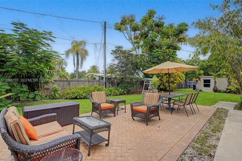 House in Cutler Bay, Florida 4 bedrooms, 134.06 sq.m. № 2278492 - photo 15