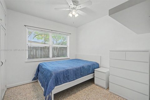 House in Cutler Bay, Florida 4 bedrooms, 134.06 sq.m. № 2278492 - photo 9