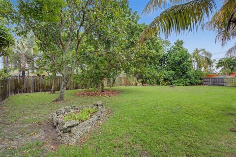 House in Cutler Bay, Florida 4 bedrooms, 134.06 sq.m. № 2278492 - photo 17