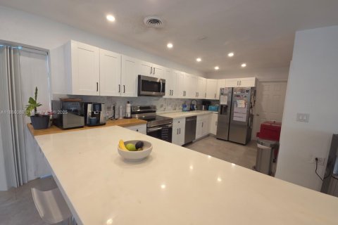 Villa ou maison à louer à Southwest Ranches, Floride: 4 chambres, 231.14 m2 № 2169603 - photo 23