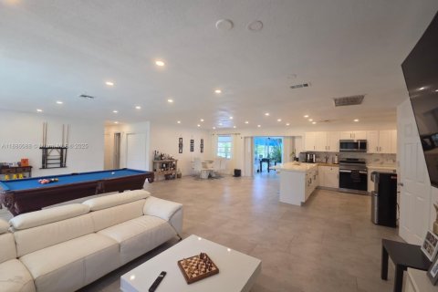 Villa ou maison à louer à Southwest Ranches, Floride: 4 chambres, 231.14 m2 № 2169603 - photo 24