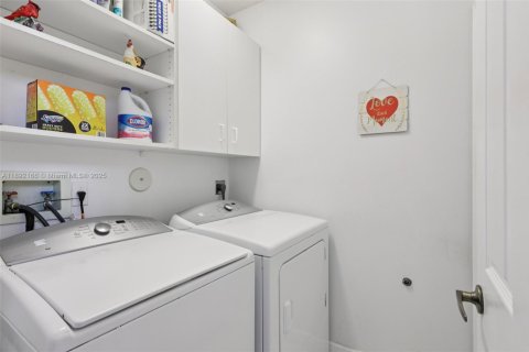House in Tamarac, Florida 3 bedrooms, 178.19 sq.m. № 1952534 - photo 23