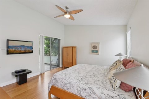House in Tamarac, Florida 3 bedrooms, 178.19 sq.m. № 1952534 - photo 15