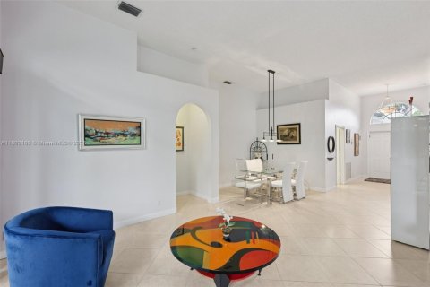 House in Tamarac, Florida 3 bedrooms, 178.19 sq.m. № 1952534 - photo 7