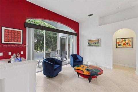 House in Tamarac, Florida 3 bedrooms, 178.19 sq.m. № 1952534 - photo 4