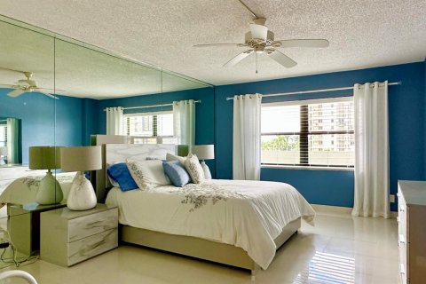 Condo in Fort Lauderdale, Florida, 2 bedrooms № 2387080 - photo 13
