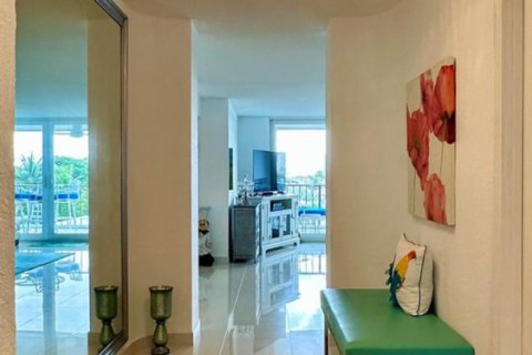 Condo in Fort Lauderdale, Florida, 2 bedrooms № 2387080 - photo 12