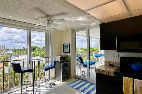 Condo in Fort Lauderdale, Florida, 2 bedrooms № 2387080 - photo 6
