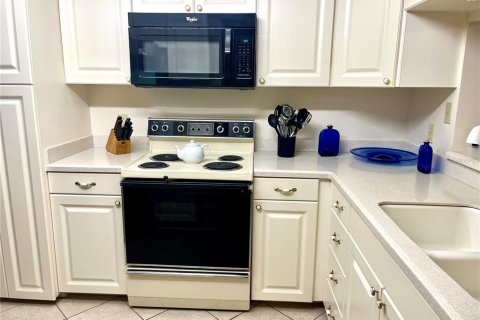 Condo in Bradenton, Florida, 2 bedrooms  № 1163726 - photo 11