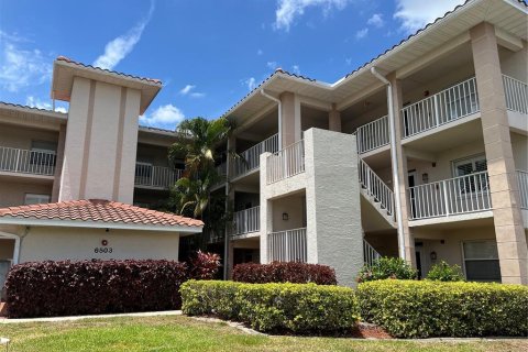 Condo in Bradenton, Florida, 2 bedrooms  № 1163726 - photo 1