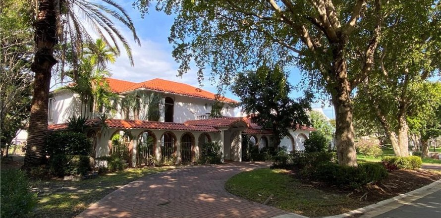 Villa ou maison à Fort Lauderdale, Floride 4 chambres, 453.18 m2 № 2147135