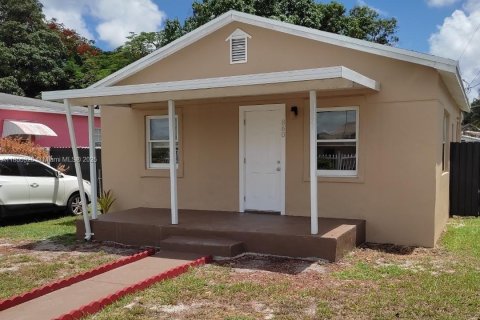 Casa en venta en Miami, Florida, 2 dormitorios, 62.43 m2 № 1880362 - foto 1