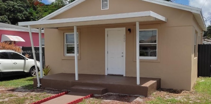 Casa en Miami, Florida 2 dormitorios, 62.43 m2 № 1880362