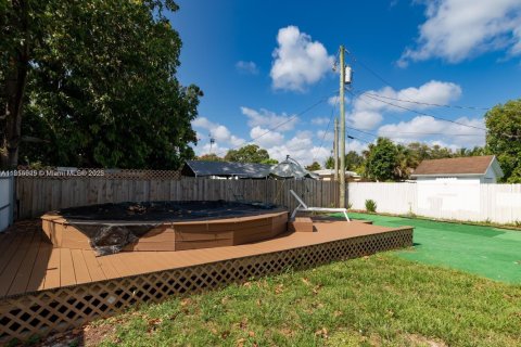Casa en venta en Miami, Florida, 2 dormitorios, 62.43 m2 № 1880362 - foto 12