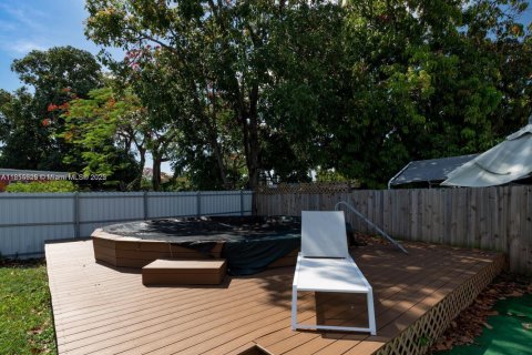 Casa en venta en Miami, Florida, 2 dormitorios, 62.43 m2 № 1880362 - foto 13