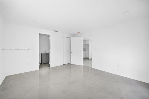 Villa ou maison à vendre à Pompano Beach, Floride: 3 chambres, 114.46 m2 № 1777708 - photo 16
