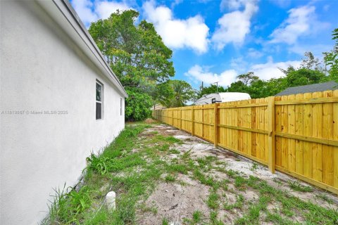Villa ou maison à vendre à Pompano Beach, Floride: 3 chambres, 114.46 m2 № 1777708 - photo 12