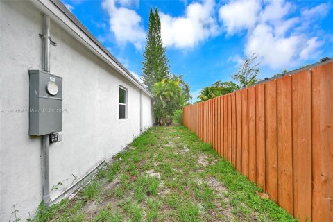 Villa ou maison à vendre à Pompano Beach, Floride: 3 chambres, 114.46 m2 № 1777708 - photo 8