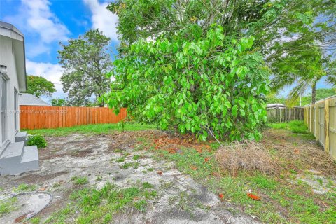 Villa ou maison à vendre à Pompano Beach, Floride: 3 chambres, 114.46 m2 № 1777708 - photo 11