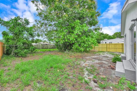 Villa ou maison à vendre à Pompano Beach, Floride: 3 chambres, 114.46 m2 № 1777708 - photo 10