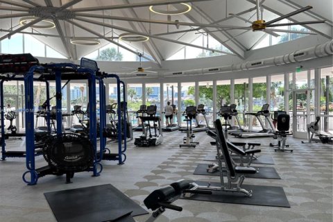 Condo in Hallandale Beach, Florida, 2 bedrooms  № 2082542 - photo 17