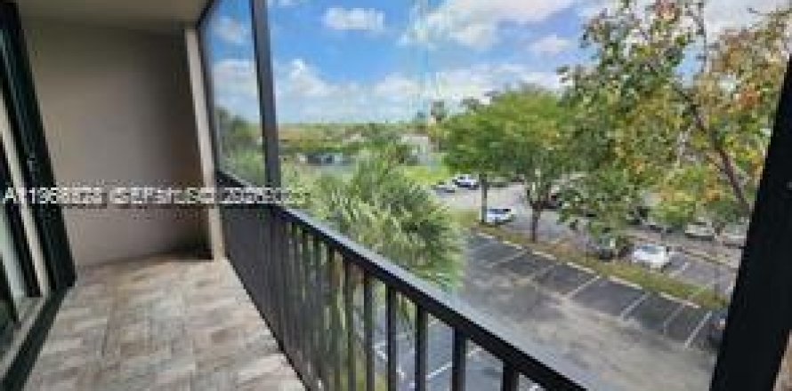 Кондоминиум с 2 спальнями в Майами, Флорида № 2029929