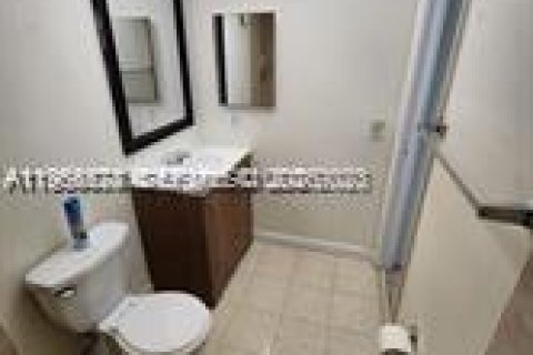 Снять в аренду кондоминиум в Майами, Флорида 2 спальни, 89.65м2, № 2029929 - фото 8