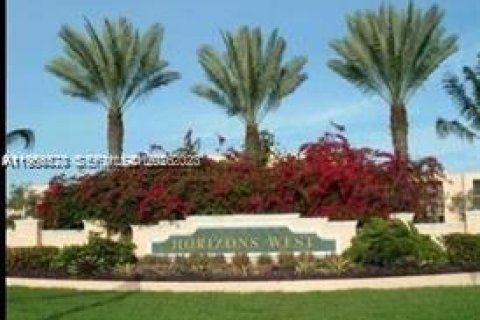 Снять в аренду кондоминиум в Майами, Флорида 2 спальни, 89.65м2, № 2029929 - фото 2