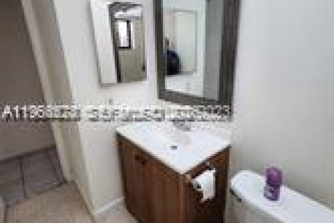 Снять в аренду кондоминиум в Майами, Флорида 2 спальни, 89.65м2, № 2029929 - фото 7