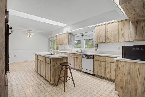 House in Dunnellon, Florida 2 bedrooms, 168.71 sq.m. № 2220993 - photo 16